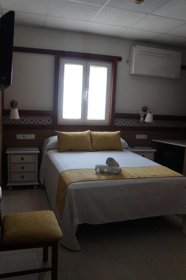 Hostal La Conilena Conil De La Frontera Luaran gambar