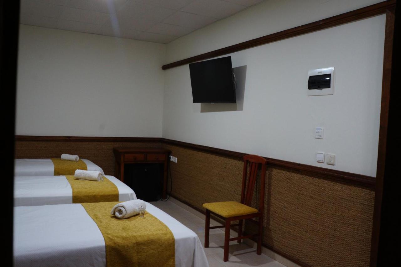 Hostal La Conilena Conil De La Frontera Luaran gambar