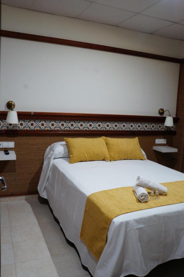 Hostal La Conilena Conil De La Frontera Luaran gambar