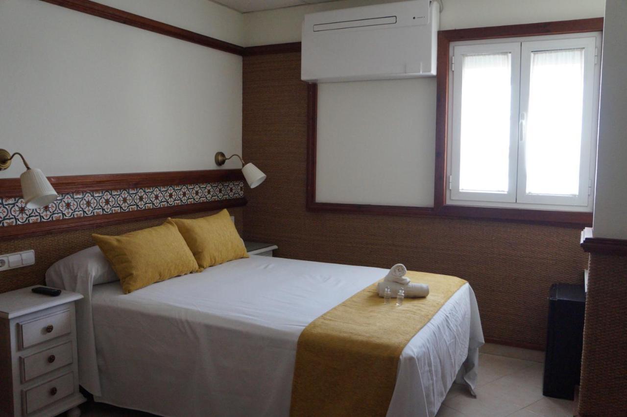 Hostal La Conilena Conil De La Frontera Luaran gambar
