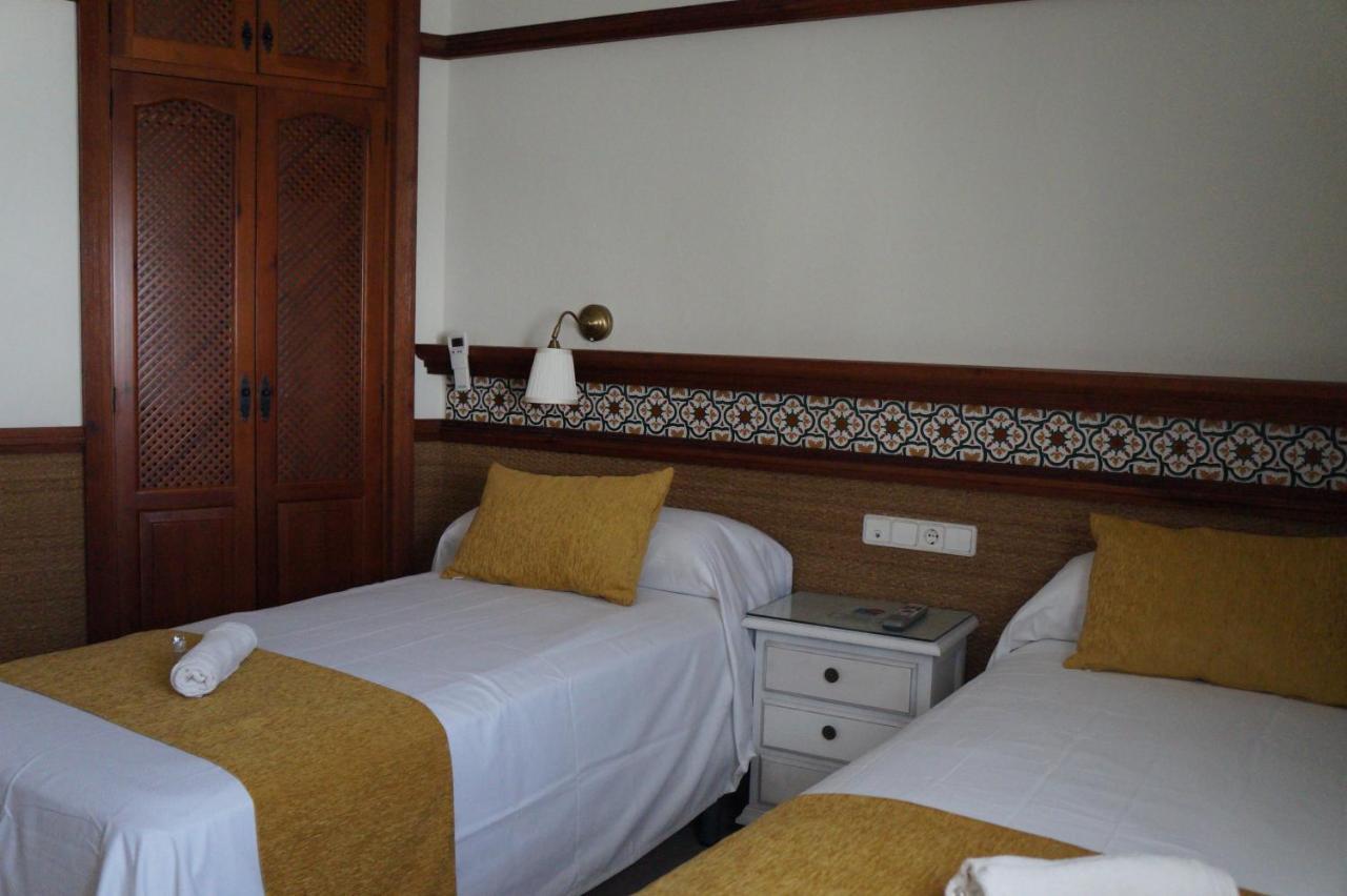 Hostal La Conilena Conil De La Frontera Luaran gambar