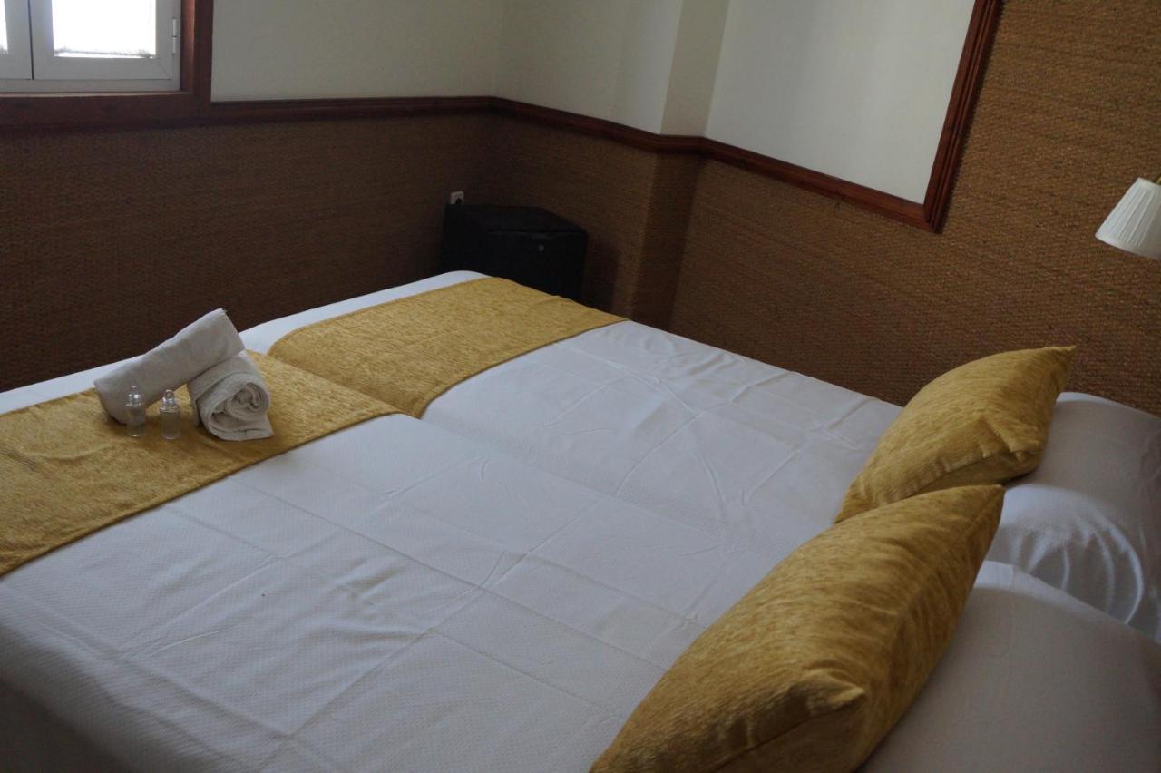 Hostal La Conilena Conil De La Frontera Luaran gambar