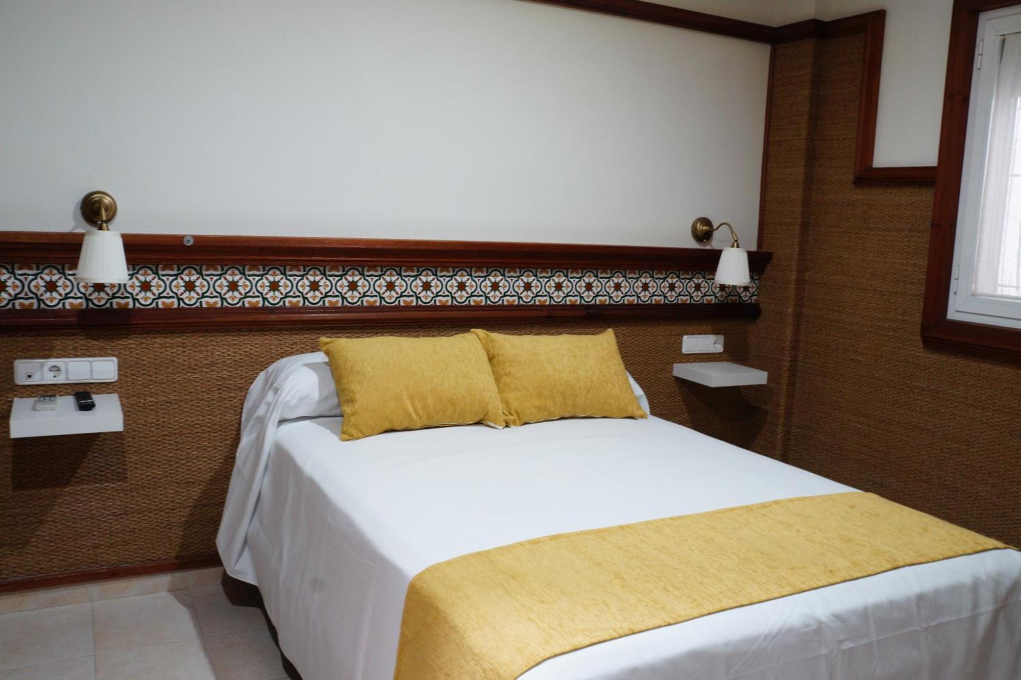 Hostal La Conilena Conil De La Frontera Luaran gambar