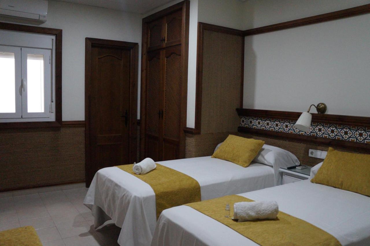 Hostal La Conilena Conil De La Frontera Luaran gambar