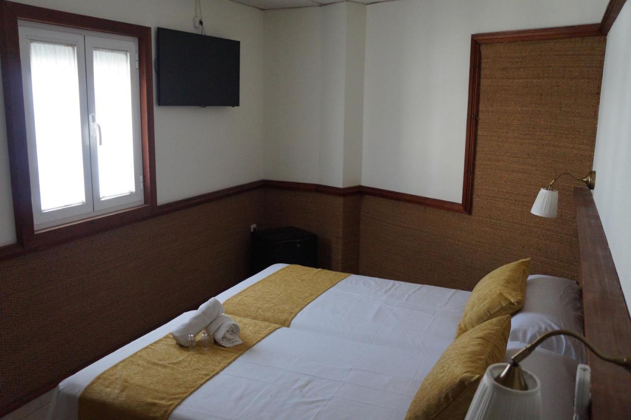Hostal La Conilena Conil De La Frontera Luaran gambar