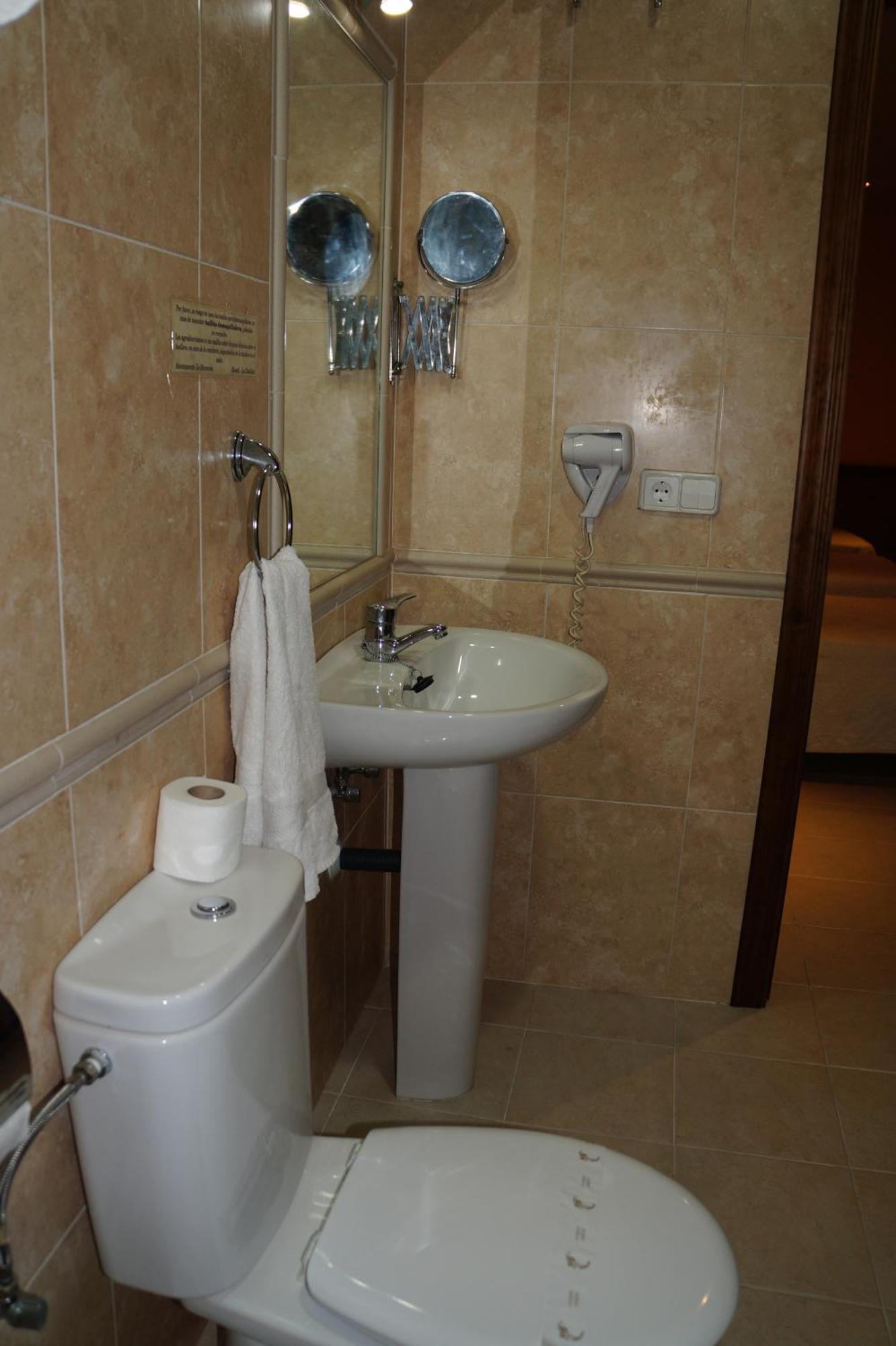 Hostal La Conilena Conil De La Frontera Bilik gambar